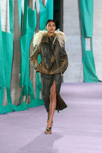 Look 44